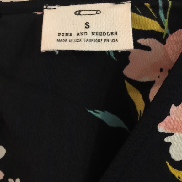 Floral Print V Neck Romper - Picture 5 of 10